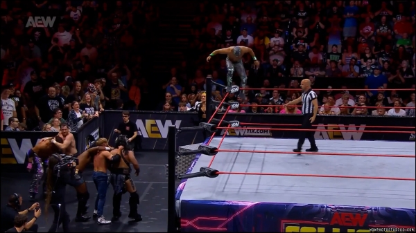 Click to view full size image
==============
wowcollision20240831_00_00_49_00_Still130.jpg wowcollision20240831_00_00_49_00_Still130.jpg