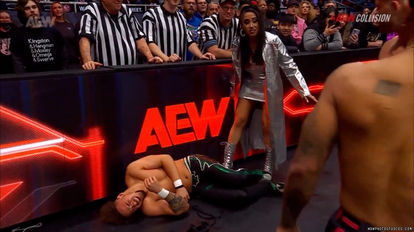 Click to view full size image
==============
wowcollision20250104_00_04_13_05_Still368.jpg wowcollision20250104_00_04_13_05_Still368.jpg