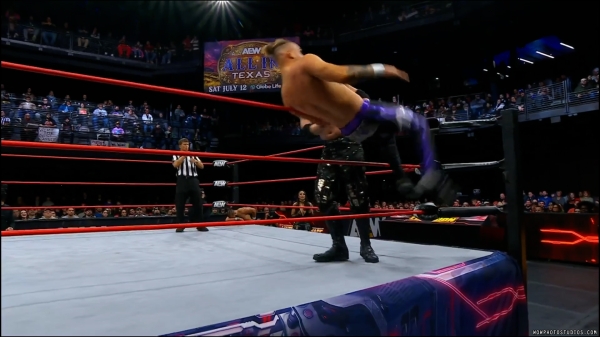 Click to view full size image
==============
wowcollision20250118_00_02_25_05_Still117.jpg wowcollision20250118_00_02_25_05_Still117.jpg