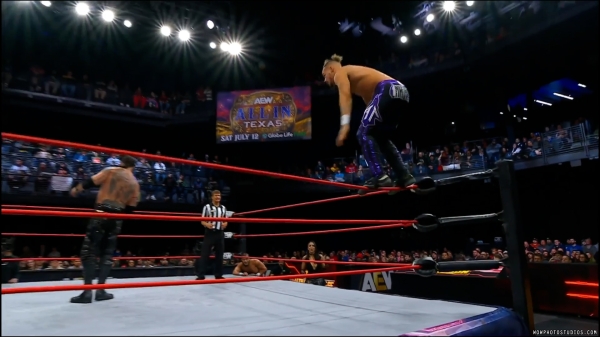 Click to view full size image
==============
wowcollision20250118_00_02_25_10_Still118.jpg wowcollision20250118_00_02_25_10_Still118.jpg