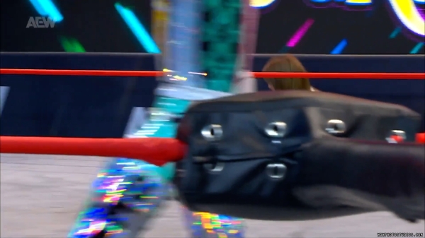 Click to view full size image
==============
wowcollision20250125_00_04_04_15_Still530.jpg wowcollision20250125_00_04_04_15_Still530.jpg