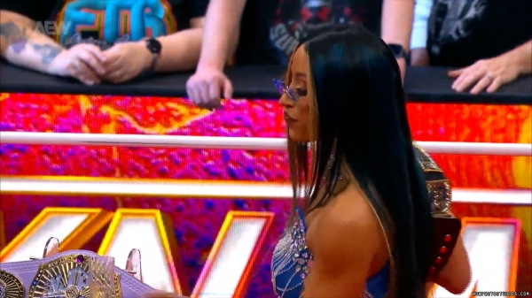 Click to view full size image
==============
wowdynamite20250101_00_02_54_10_Still350.jpg wowdynamite20250101_00_02_54_10_Still350.jpg