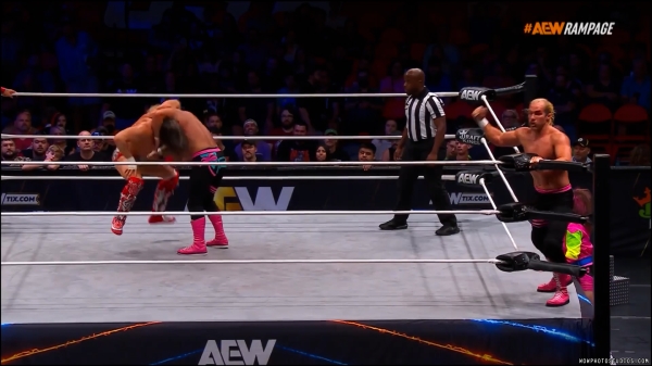 Click to view full size image
==============
wowrampage20240830_00_02_01_00_Still448.jpg wowrampage20240830_00_02_01_00_Still448.jpg