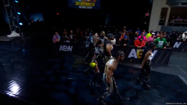 Click to view full size image
==============
wowroh20250103_00_02_10_20_Still404.jpg wowroh20250103_00_02_10_20_Still404.jpg