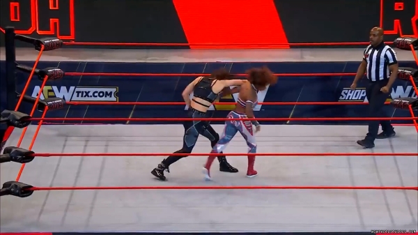 Click to view full size image
==============
wowroh20250206_00_03_13_15_Still331.jpg wowroh20250206_00_03_13_15_Still331.jpg