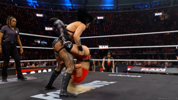 Click to view full size image
==============
wowraw20250106_00_05_07_15_Still312.jpg wowraw20250106_00_05_07_15_Still312.jpg