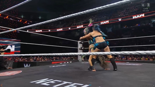 Click to view full size image
==============
wowraw20250113_00_04_07_15_Still222.jpg wowraw20250113_00_04_07_15_Still222.jpg