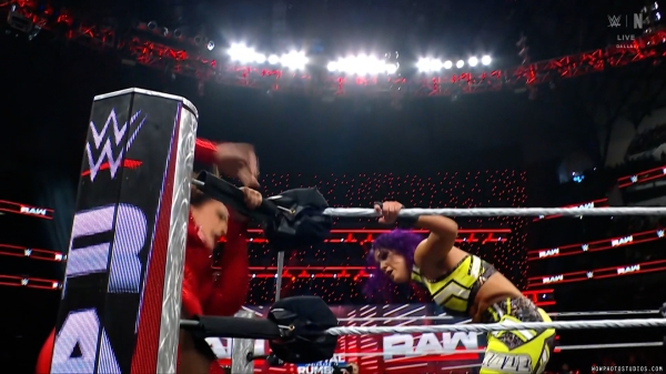 Click to view full size image
==============
wowraw20250120_00_03_39_20_Still257.jpg wowraw20250120_00_03_39_20_Still257.jpg