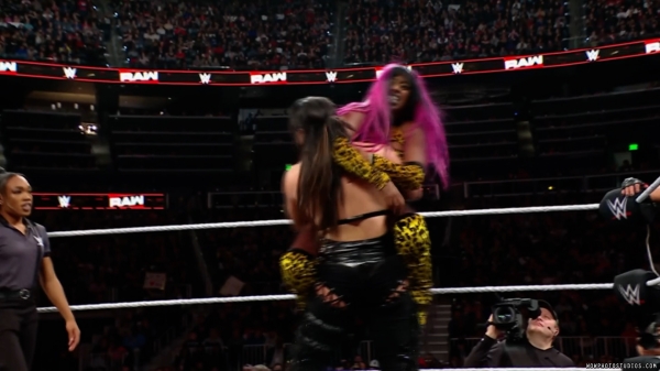 Click to view full size image
==============
wowraw20250127_00_05_00_10_Still401.jpg wowraw20250127_00_05_00_10_Still401.jpg