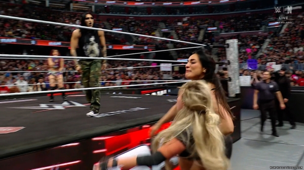 Click to view full size image
==============
wowraw20250203_00_05_54_05_Still702.jpg wowraw20250203_00_05_54_05_Still702.jpg