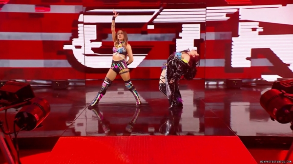 Click to view full size image
==============
wowraw20250210_00_01_01_05_Still108.jpg wowraw20250210_00_01_01_05_Still108.jpg