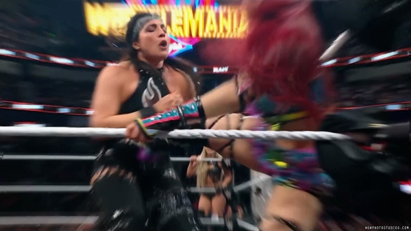 Click to view full size image
==============
wowraw20250210_00_01_12_20_Still140.jpg wowraw20250210_00_01_12_20_Still140.jpg