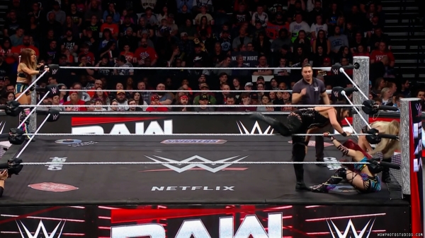 Click to view full size image
==============
wowraw20250210_00_01_19_00_Still178.jpg wowraw20250210_00_01_19_00_Still178.jpg