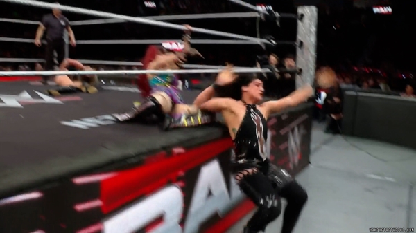 Click to view full size image
==============
wowraw20250210_00_01_51_05_Still370.jpg wowraw20250210_00_01_51_05_Still370.jpg