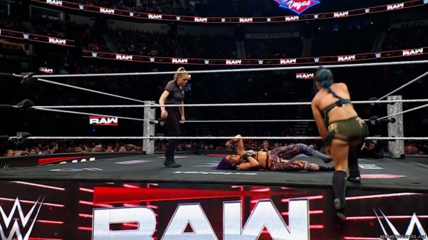 Click to view full size image
==============
wowraw20250210_00_02_49_10_Still584.jpg wowraw20250210_00_02_49_10_Still584.jpg