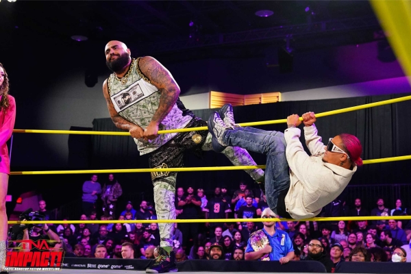 TNAiMPACT2510_AJFrancis_w-_KCNavarro_vs_SteveMaclin_TheNothernArmory-WM-3.jpg