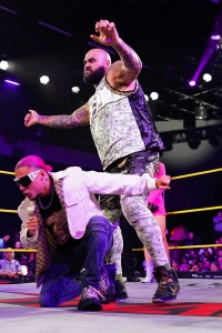 TNAiMPACT2510_AJFrancis_w-_KCNavarro_vs_SteveMaclin_TheNothernArmory-WM-4.jpg