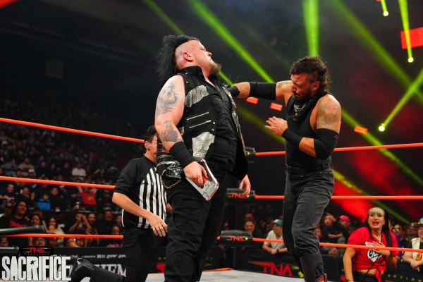 TNASacrifice2025_SamiCallihan_vs_ManceWarner_w-_StephDeLander-WM-19.jpg