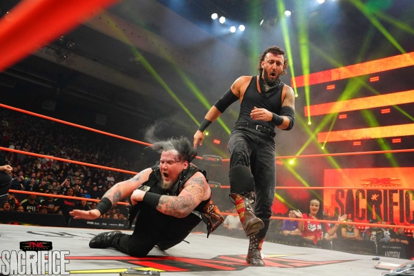 TNASacrifice2025_SamiCallihan_vs_ManceWarner_w-_StephDeLander-WM-32.jpg