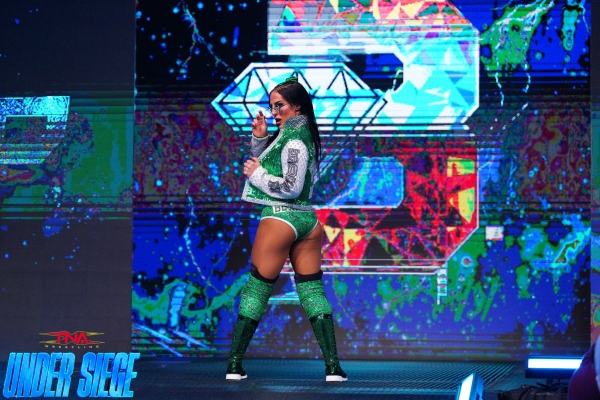 TNAUnderSiege2025_TessaBlanchard_w_RobertStone_vs_AriannaGrace_w-_SantinoMarella-WM-1.jpg
