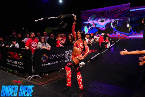 TNAUnderSiege2025_VictoriaCrawford_w-_RobertStone_vs_MashaSlamovich-WM-1.jpg