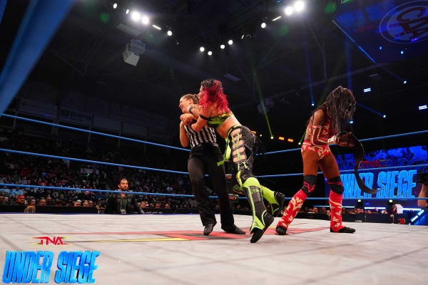TNAUnderSiege2025_VictoriaCrawford_w-_RobertStone_vs_MashaSlamovich-WM-19.jpg
