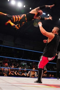 TNAUnderSiege2025_EddieEdwards_w-_AlishaEdwards_vs_CodyDeaner-WM-34.jpg