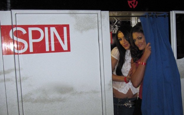 Click to view full size image
==============
8655938.jpg 8655938.jpg