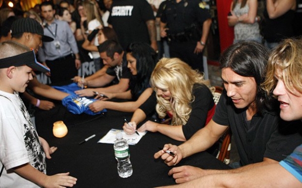 Click to view full size image
==============
6743436.jpg 6743436.jpg