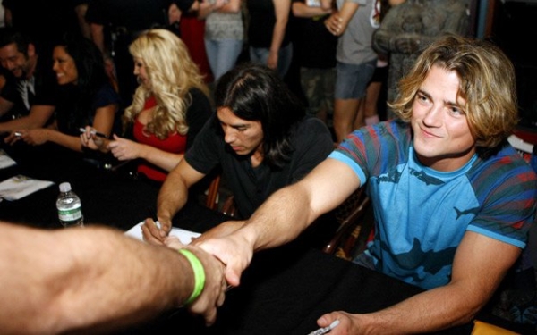 Click to view full size image
==============
6743448.jpg 6743448.jpg