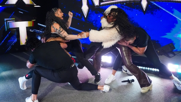 Click to view full size image
==============
037_NXT_09272025CA_10194.jpg 037_NXT_09272025CA_10194.jpg